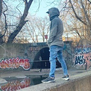 Meet your Posher, Gil